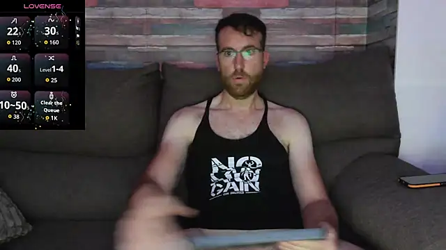 Snapshot of machohiberiko chatting on 10/17/25, 08:44 machohiberiko online show from 10/17/25, 08:44