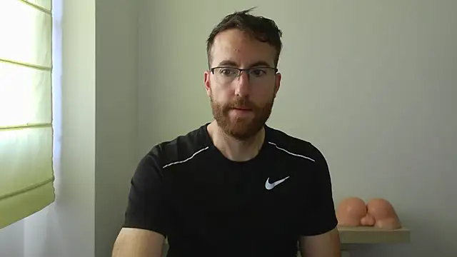 Snapshot of machohiberiko chatting on 12/19/25, 09:27 machohiberiko online show from 12/19/25, 09:27