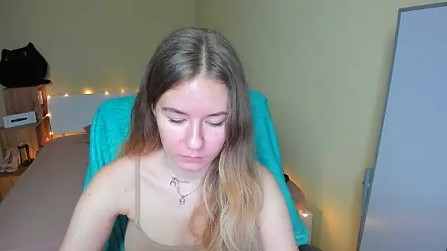 EmilyPaw online show from 02/04/25, 12:55