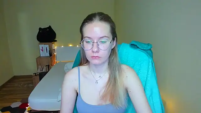 EmilyPaw online show from 02/15/25, 02:37