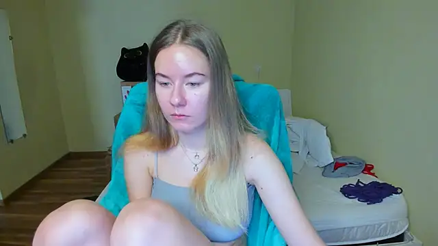 EmilyPaw online show from 02/28/25, 09:58