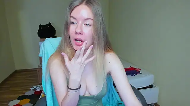 EmilyPaw online show from 03/22/25, 07:15