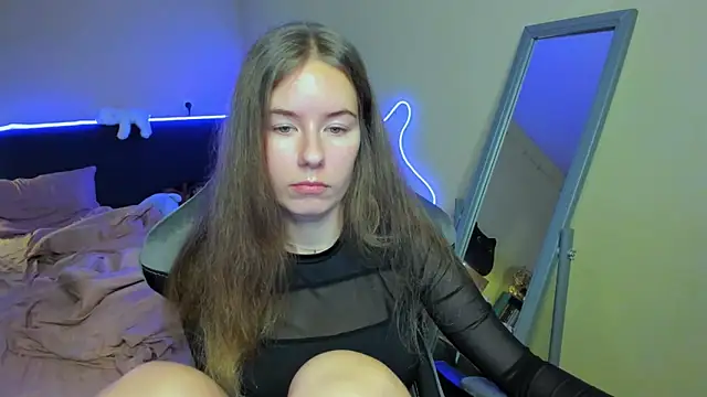 EmilyPaw online show from 12/05/25, 06:26