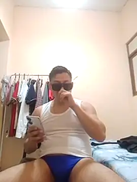 LuisMex1998 online show from 12/15/25, 09:46