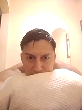 LuisMex1998 online show from 04/11/26, 02:16