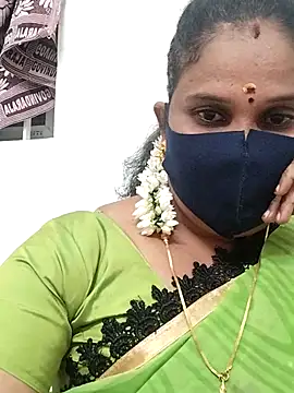 Snapshot of Tamil_Aathira chatting on 03/16/25, 04:56 Tamil Aathira online show from 03/16/25, 04:56