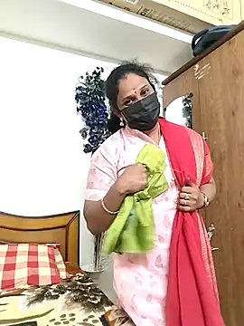 Snapshot of Tamil_Aathira chatting on 11/17/25, 04:46 Tamil Aathira online show from 11/17/25, 04:46