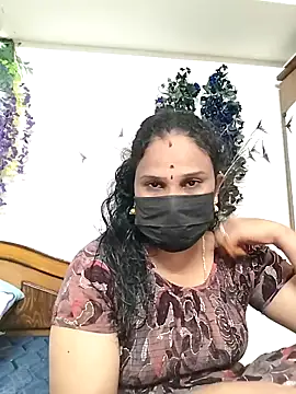 Snapshot of Tamil_Aathira chatting on 11/19/25, 11:21 Tamil Aathira online show from 11/19/25, 11:21