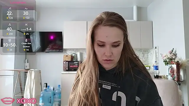 Snapshot of DianaShermy chatting on 01/13/26, 01:27 DianaShermy online show from 01/13/26, 01:27