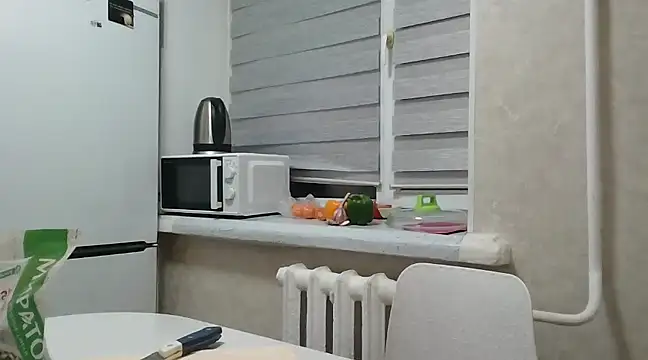 Snapshot of elysiann3 chatting on 02/08/25, 01:32 elysiann3 online show from 02/08/25, 01:32