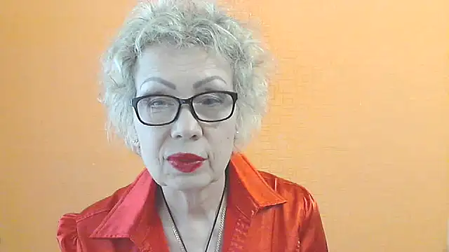 Snapshot of NessyJenixs chatting on 05/18/26, 01:06 NessyJenixs online show from 05/18/26, 01:06