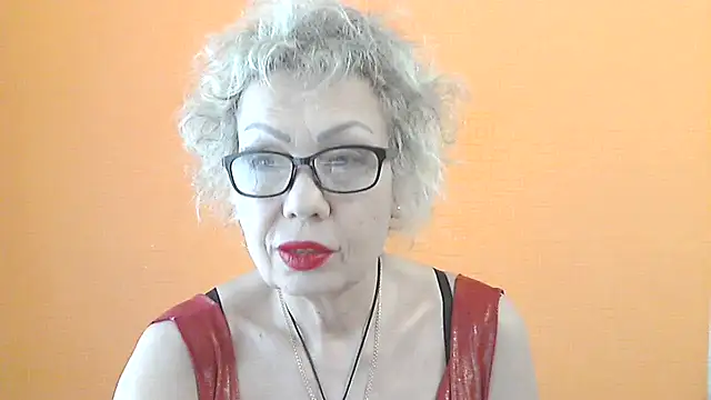 Snapshot of NessyJenixs chatting on 05/26/26, 06:53 NessyJenixs online show from 05/26/26, 06:53