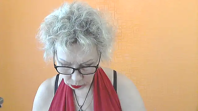 Snapshot of NessyJenixs chatting on 06/17/26, 06:38 NessyJenixs online show from 06/17/26, 06:38