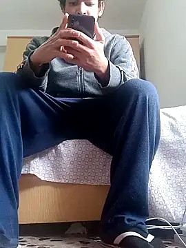 Snapshot of cingonduro chatting on 01/23/25, 09:29 cingonduro online show from 01/23/25, 09:29