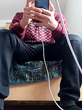 Snapshot of cingonduro chatting on 02/08/25, 08:52 cingonduro online show from 02/08/25, 08:52