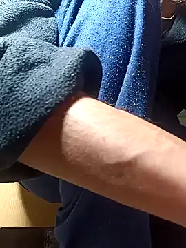 Snapshot of cingonduro chatting on 02/27/25, 07:58 cingonduro online show from 02/27/25, 07:58