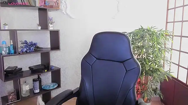 Snapshot of KristineBeauty chatting on 03/19/25, 08:34 KristineBeauty online show from 03/19/25, 08:34