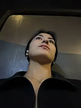 Snapshot of fiorella_paris chatting on 02/02/26, 02:32 fiorella paris online show from 02/02/26, 02:32