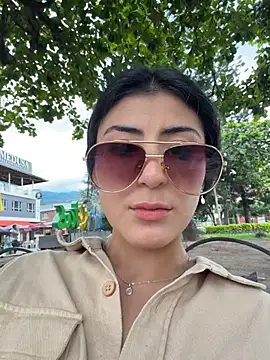 Snapshot of fiorella_paris chatting on 02/17/26, 09:21 fiorella paris online show from 02/17/26, 09:21