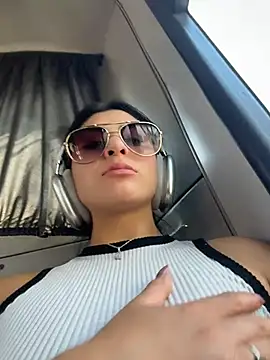 Snapshot of fiorella_paris chatting on 02/27/26, 06:52 fiorella paris online show from 02/27/26, 06:52