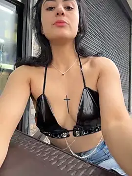 Snapshot of fiorella_paris chatting on 03/18/26, 09:29 fiorella paris online show from 03/18/26, 09:29