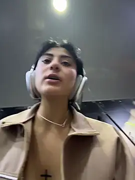 Snapshot of fiorella_paris chatting on 03/19/26, 03:49 fiorella paris online show from 03/19/26, 03:49