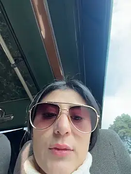 Snapshot of fiorella_paris chatting on 03/23/26, 09:08 fiorella paris online show from 03/23/26, 09:08