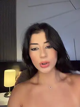 Snapshot of fiorella_paris chatting on 04/14/26, 09:21 fiorella paris online show from 04/14/26, 09:21