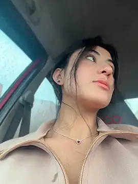 Snapshot of fiorella_paris chatting on 04/15/26, 04:36 fiorella paris online show from 04/15/26, 04:36