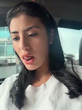 Snapshot of fiorella_paris chatting on 04/15/26, 10:10 fiorella paris online show from 04/15/26, 10:10