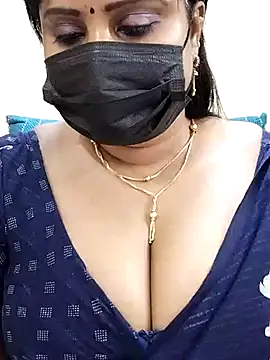 Queenflowerr online show from 03/04/25, 05:00