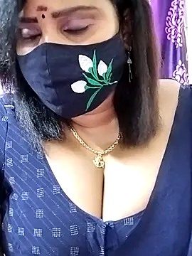 Queenflowerr online show from 09/27/25, 04:34