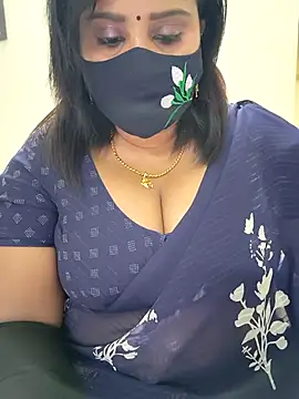 Queenflowerr online show from 11/05/25, 06:08