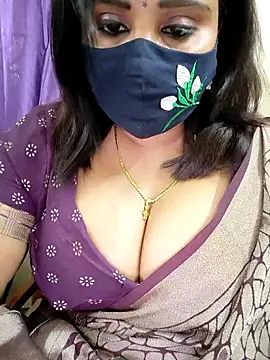 Queenflowerr online show from 03/18/26, 11:24