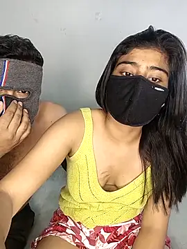 Snapshot of Love-N chatting on 09/28/25, 04:56 Love-N online show from 09/28/25, 04:56