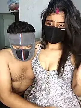 Snapshot of Love-N chatting on 10/07/25, 07:11 Love-N online show from 10/07/25, 07:11