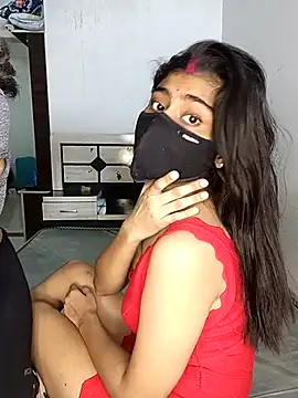 Snapshot of Love-N chatting on 10/13/25, 07:47 Love-N online show from 10/13/25, 07:47