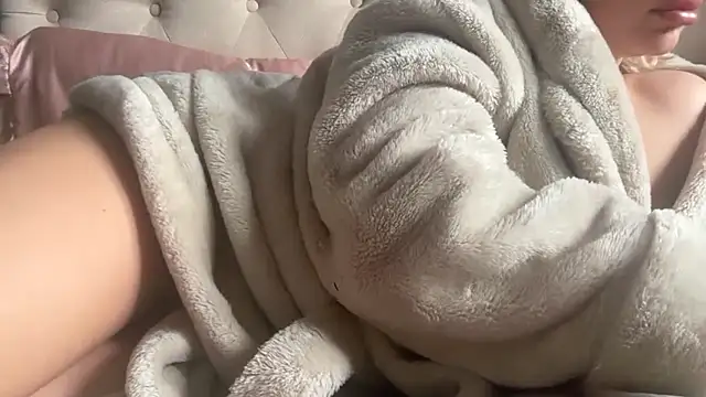 Snapshot of blissdimicco chatting on 03/24/26, 09:25 blissdimicco online show from 03/24/26, 09:25