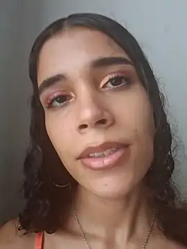 Snapshot of novinhatransexy chatting on 02/04/25, 04:18 novinhatransexy online show from 02/04/25, 04:18