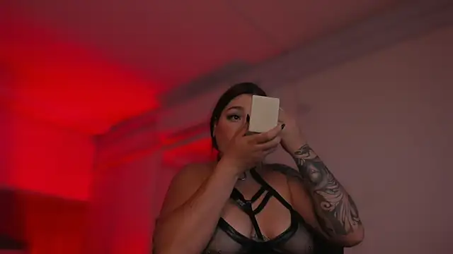 Snapshot of bonnieAn chatting on 11/15/25, 11:18 bonnieAn online show from 11/15/25, 11:18