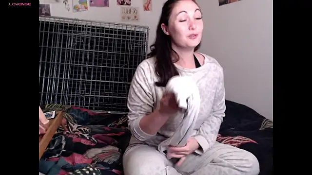 Snapshot of AdorahB3ll3 chatting on 11/25/25, 08:09 AdorahB3ll3 online show from 11/25/25, 08:09