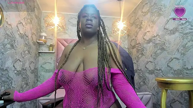 nefertiti ebony online show from 10/28/25, 04:05