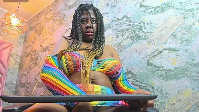 nefertiti ebony online show from 05/16/26, 05:23