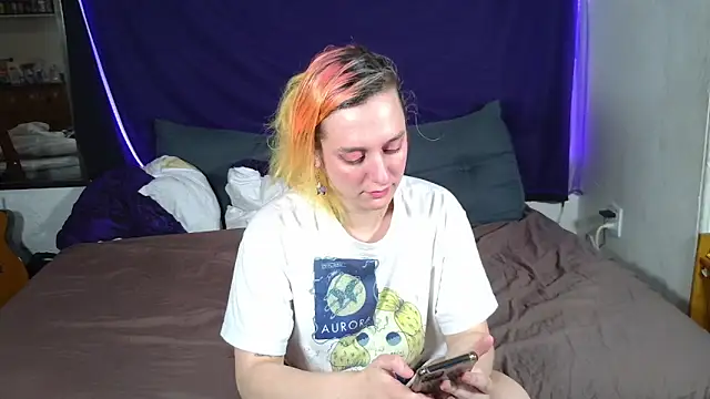 Snapshot of Evelan420 chatting on 10/13/25, 06:19 Evelan420 online show from 10/13/25, 06:19