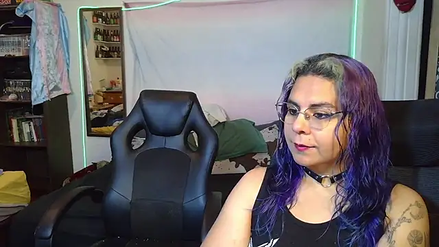 Snapshot of Evelan420 chatting on 02/17/26, 07:42 Evelan420 online show from 02/17/26, 07:42