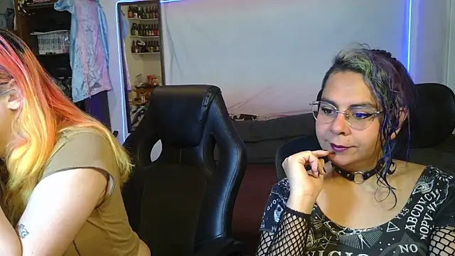 Snapshot of Evelan420 chatting on 02/20/26, 06:52 Evelan420 online show from 02/20/26, 06:52