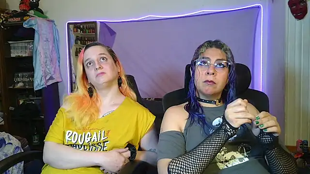 Snapshot of Evelan420 chatting on 03/02/26, 07:32 Evelan420 online show from 03/02/26, 07:32