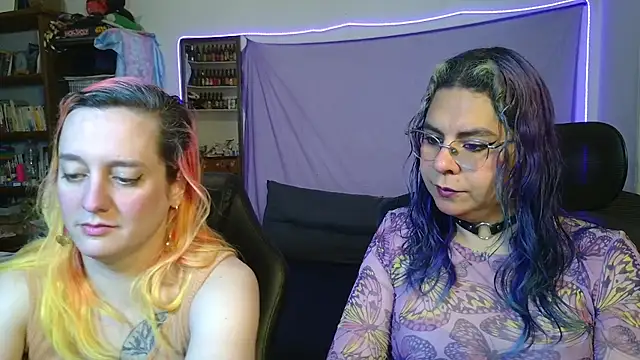 Snapshot of Evelan420 chatting on 03/06/26, 06:26 Evelan420 online show from 03/06/26, 06:26