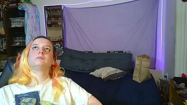 Snapshot of Evelan420 chatting on 03/10/26, 07:52 Evelan420 online show from 03/10/26, 07:52