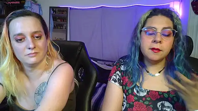 Snapshot of Evelan420 chatting on 04/17/26, 12:35 Evelan420 online show from 04/17/26, 12:35